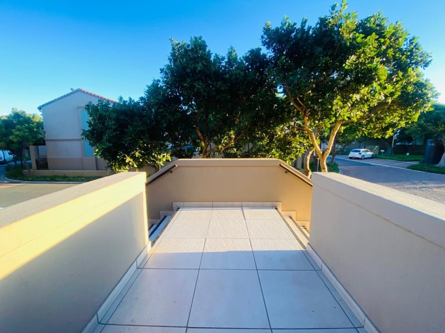 To Let 2 Bedroom Property for Rent in Royal Ascot Western Cape